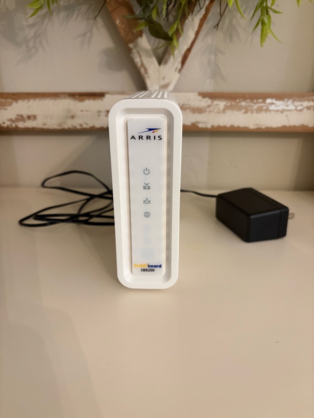 ARRIS SURFboard SB8200 White Cable Modem